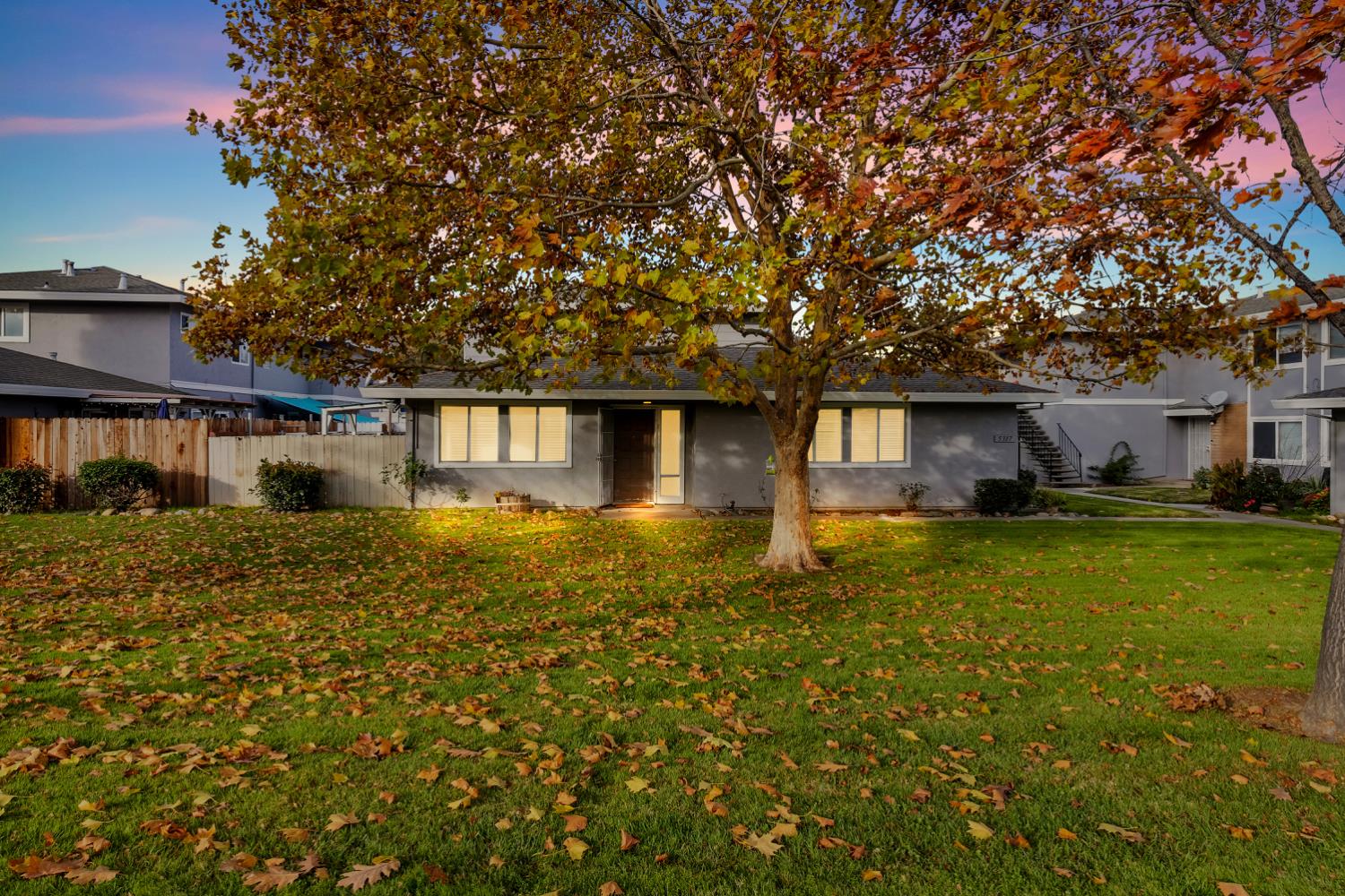 5317 Manzanita Avenue 1