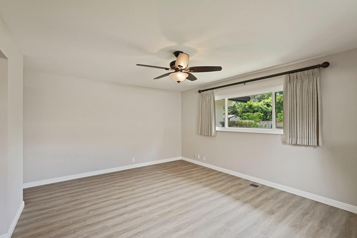 7439 Woodside Drive