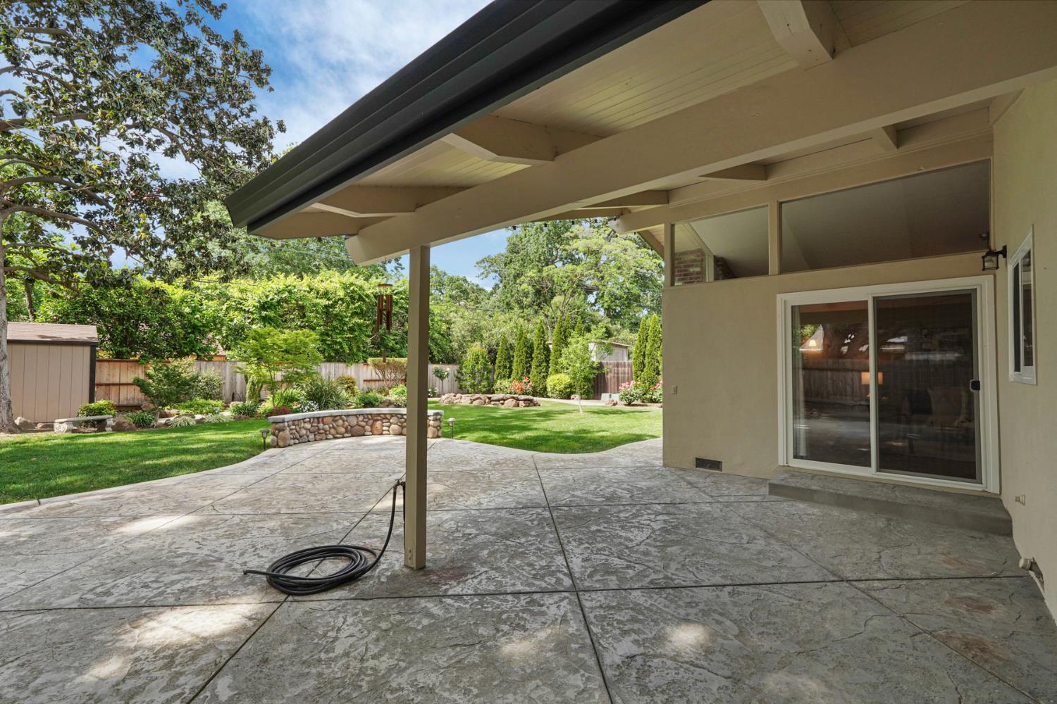 7439 Woodside Drive