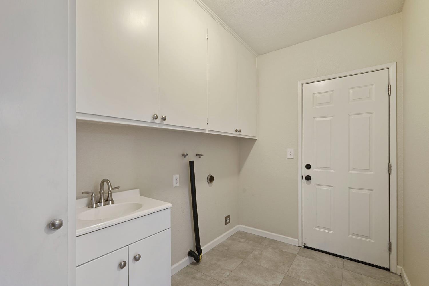 7439 Woodside Drive