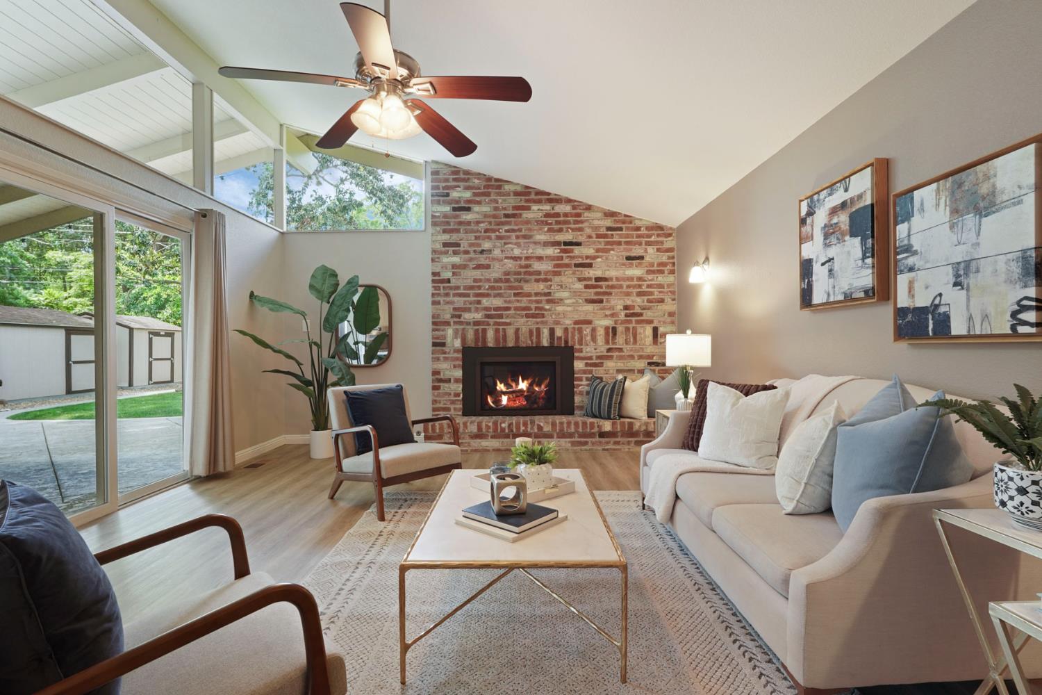 7439 Woodside Drive