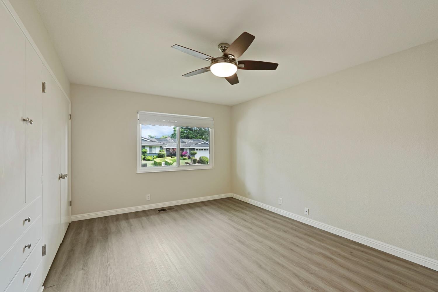 7439 Woodside Drive
