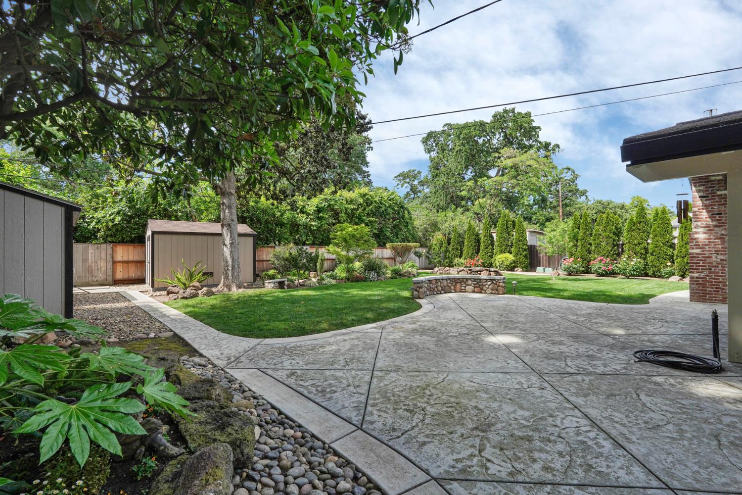 7439 Woodside Drive