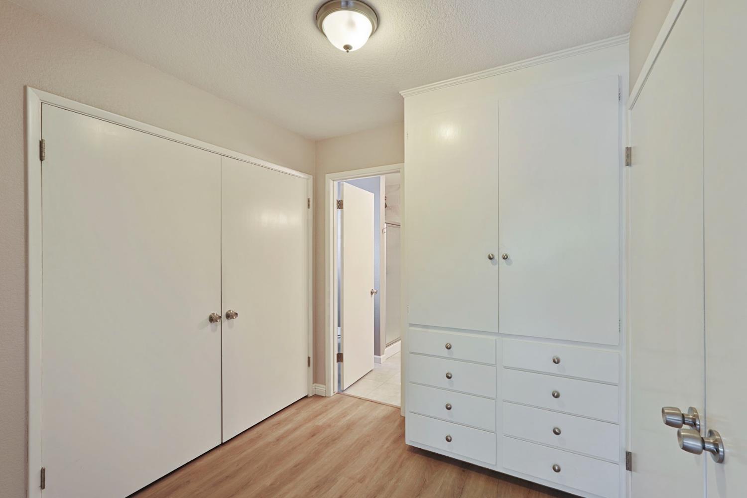 7439 Woodside Drive