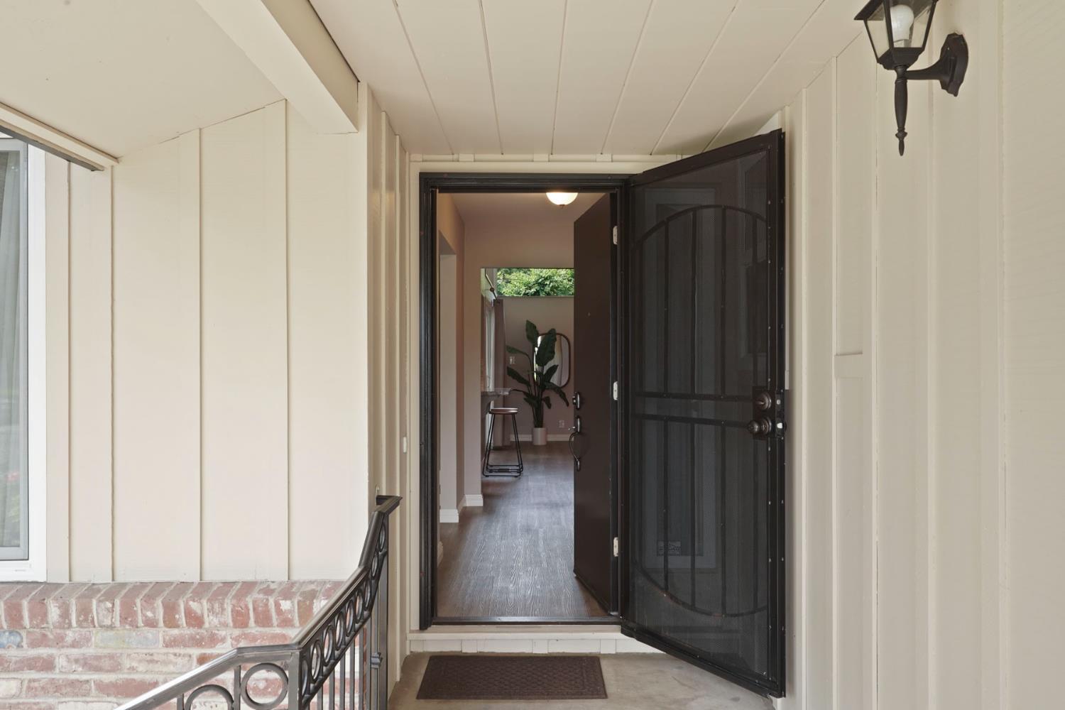 7439 Woodside Drive