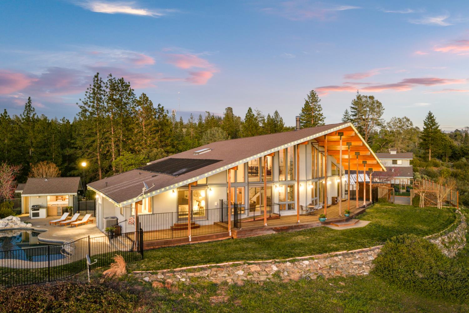 984 Crestview Drive