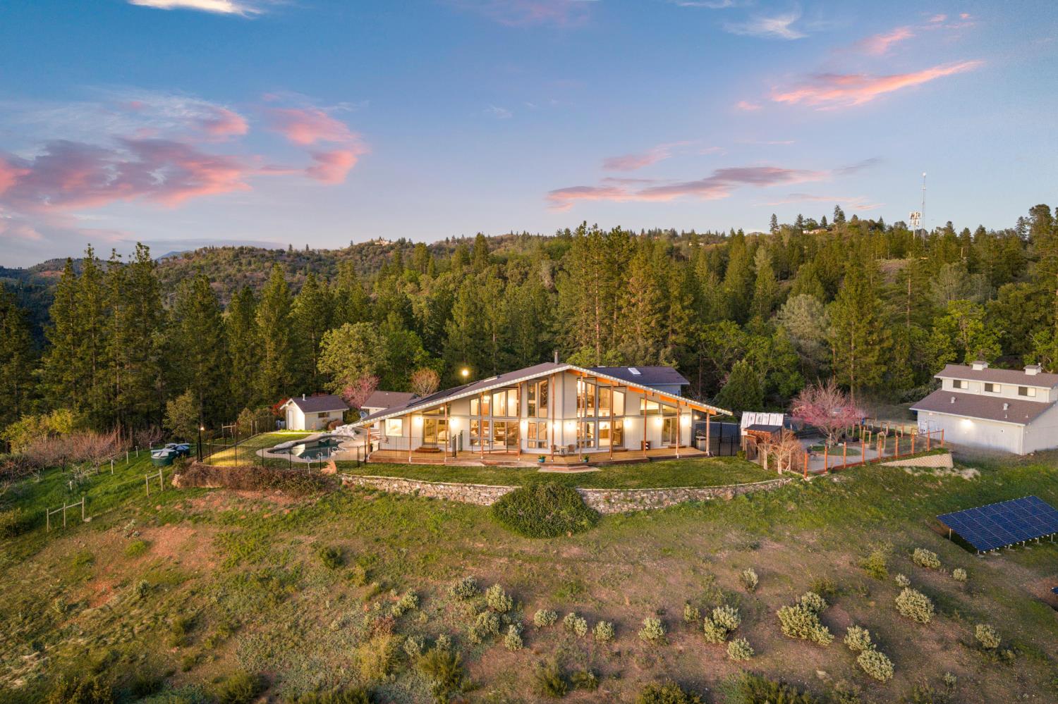 984 Crestview Drive
