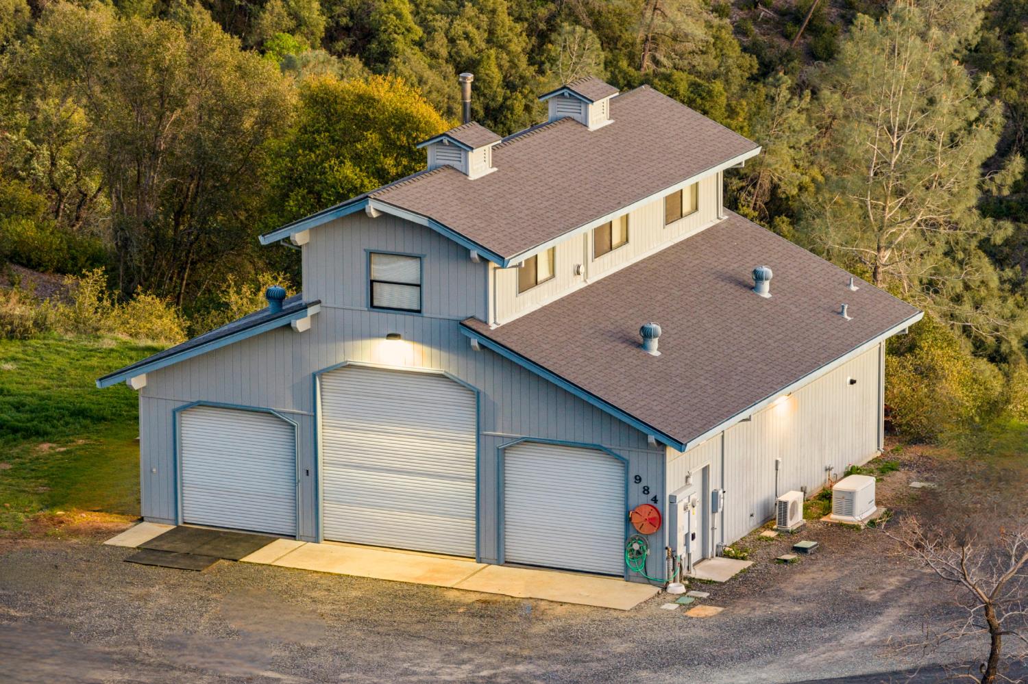 984 Crestview Drive