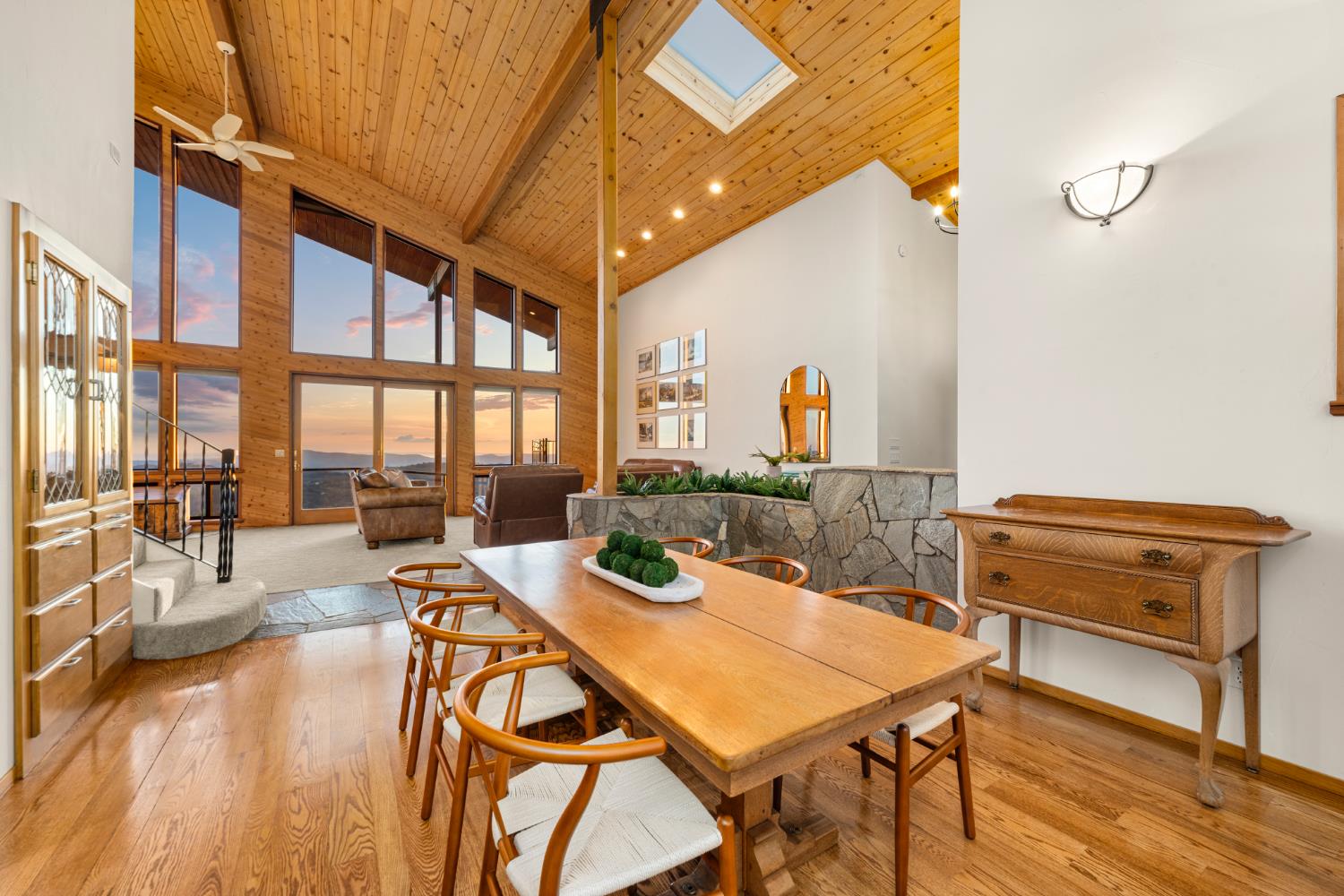 984 Crestview Drive