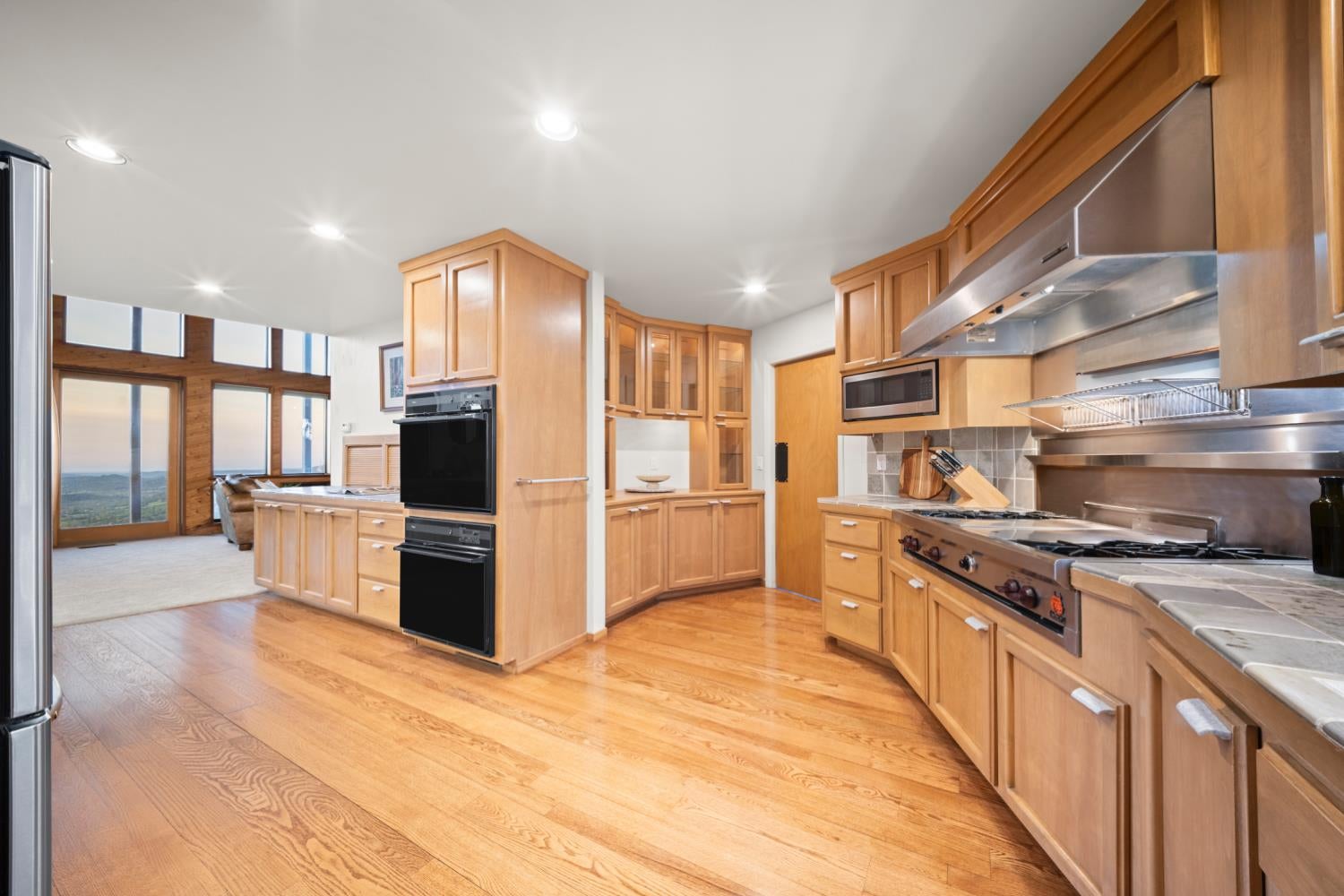 984 Crestview Drive