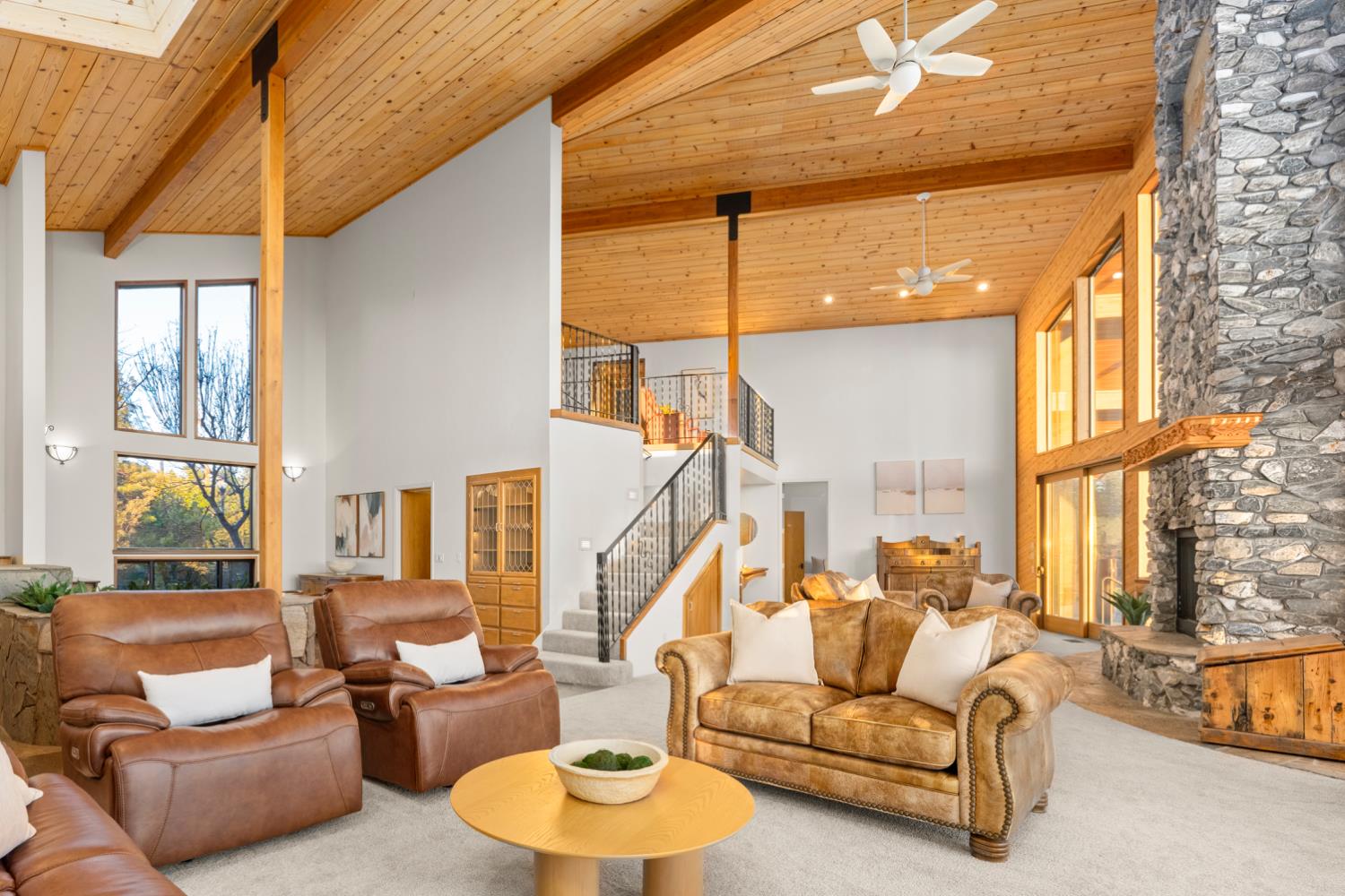 984 Crestview Drive