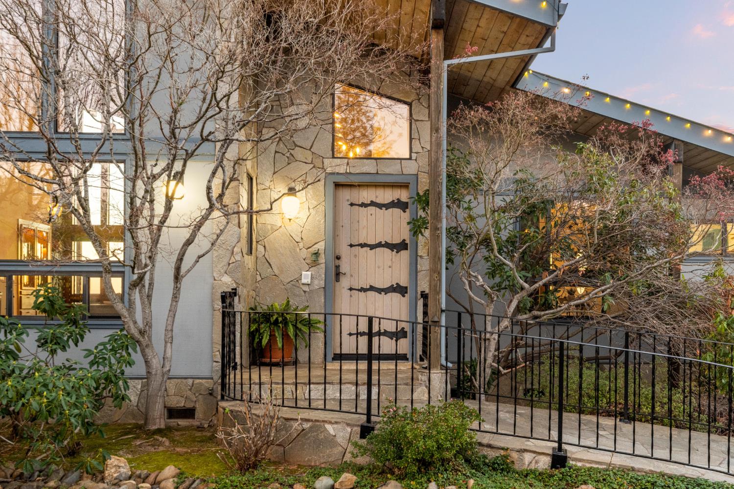 984 Crestview Drive