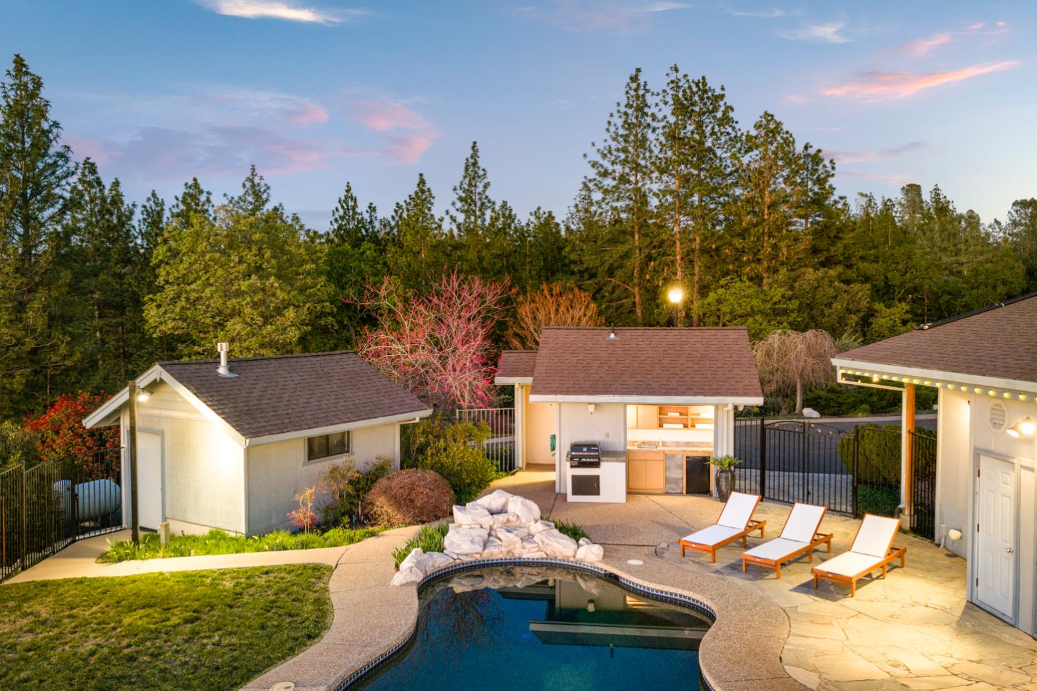 984 Crestview Drive