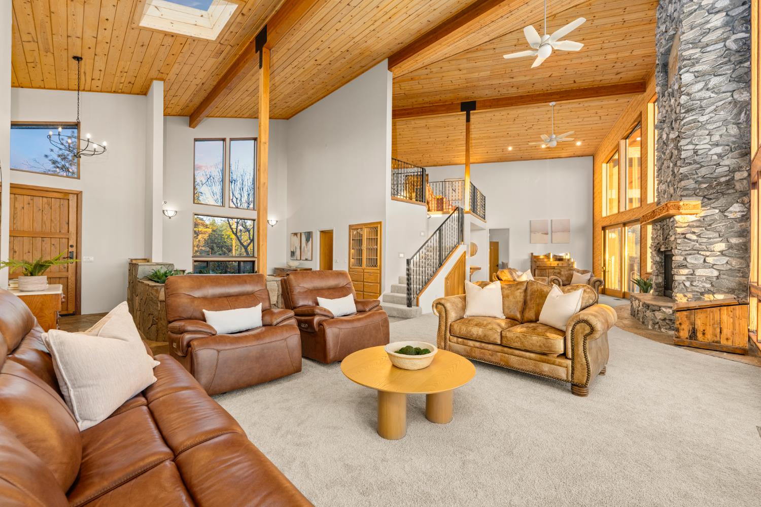 984 Crestview Drive