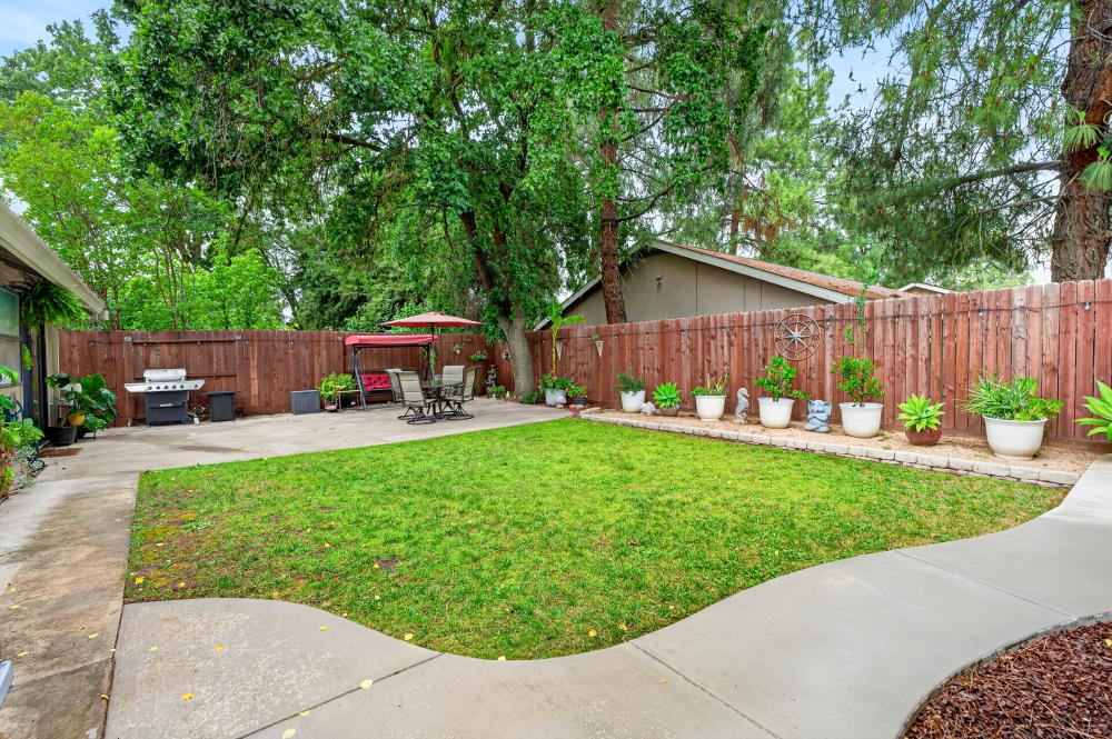 9332 Mapleview Way