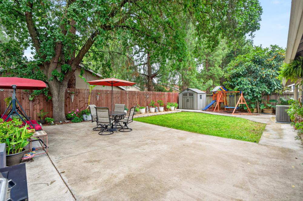 9332 Mapleview Way