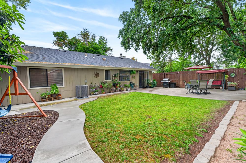 9332 Mapleview Way