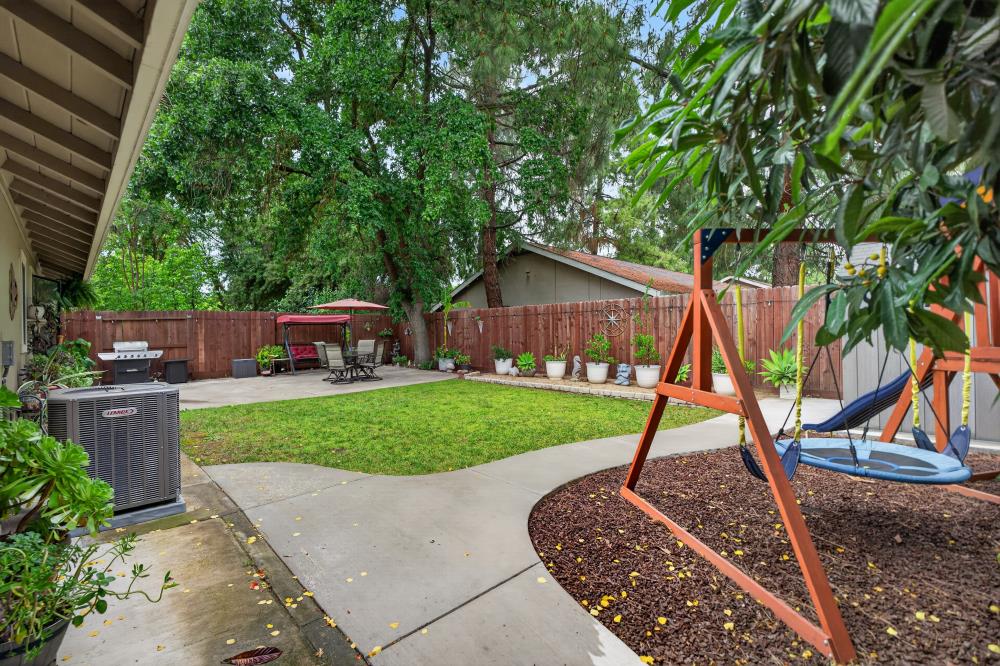 9332 Mapleview Way