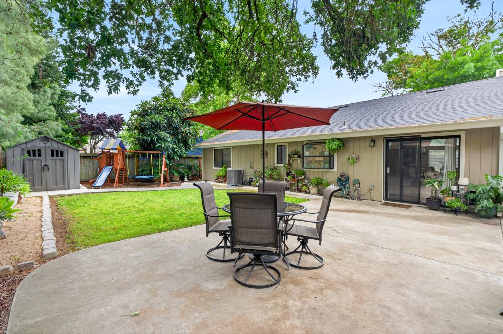 9332 Mapleview Way