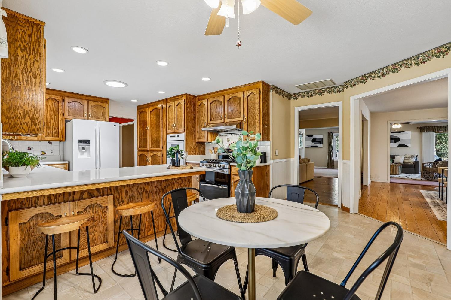 2100 Mulberry Lane