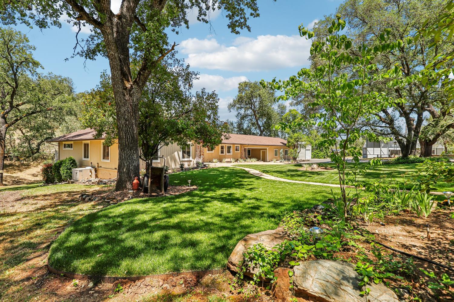 2100 Mulberry Lane