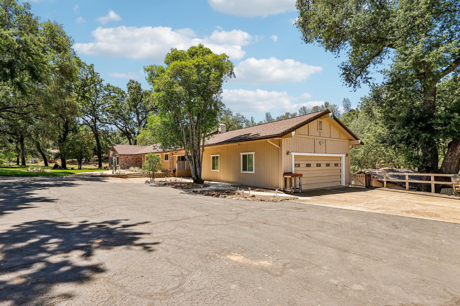2100 Mulberry Lane