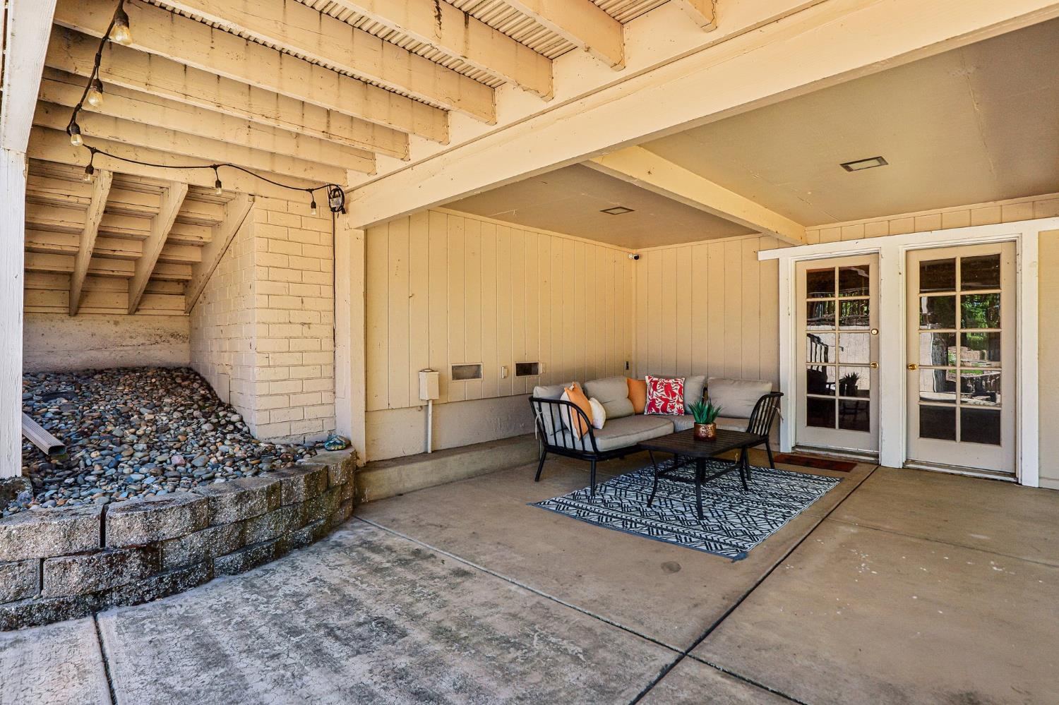 2100 Mulberry Lane