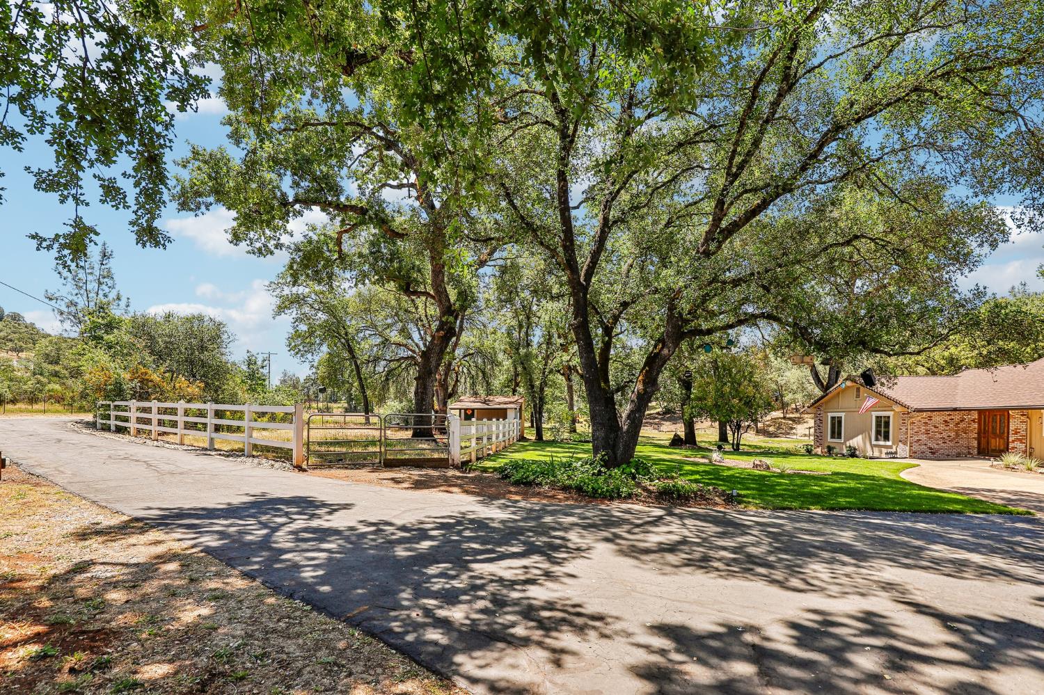 2100 Mulberry Lane