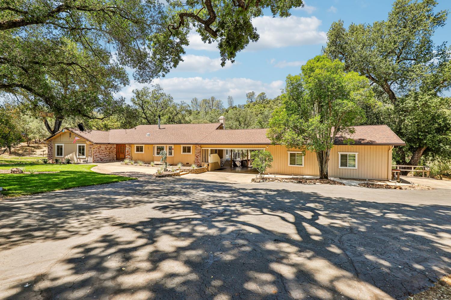 2100 Mulberry Lane