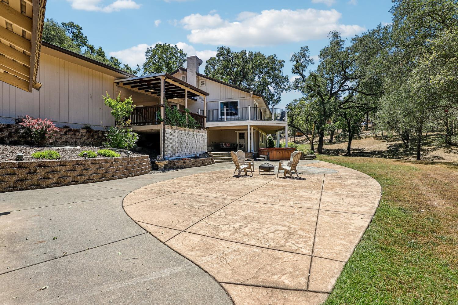 2100 Mulberry Lane