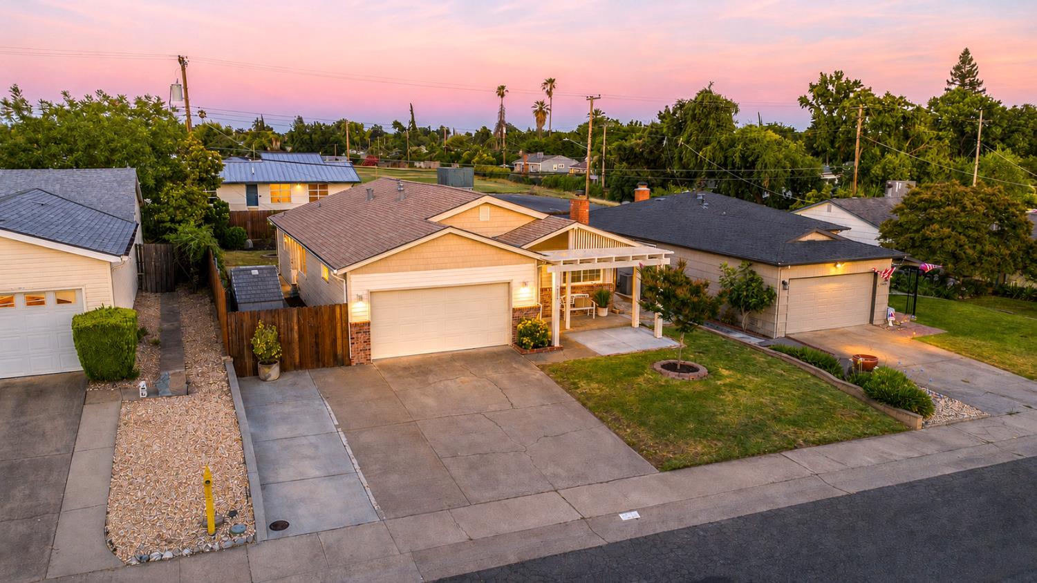 5528 Hesper Way