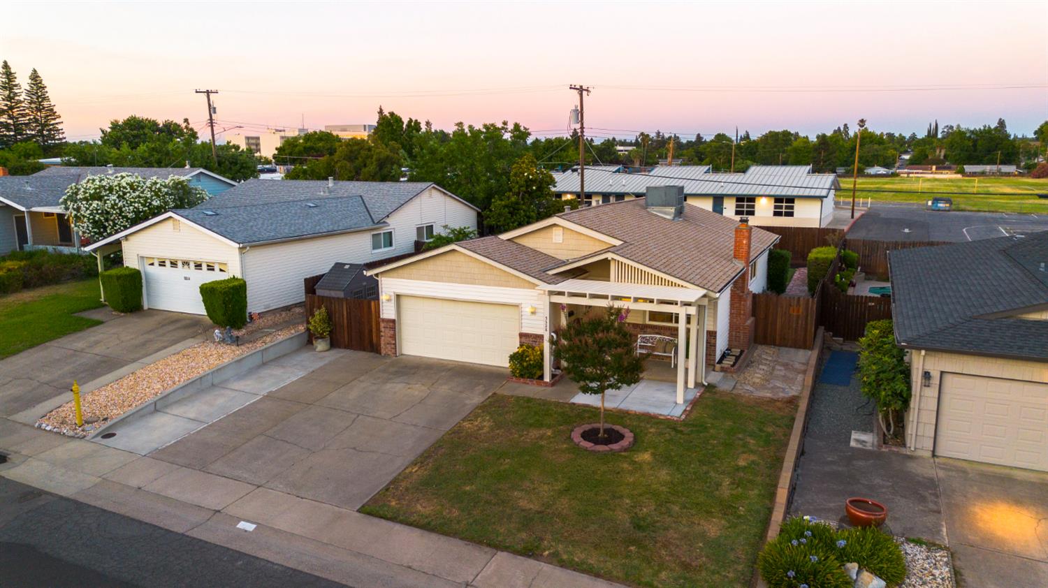 5528 Hesper Way