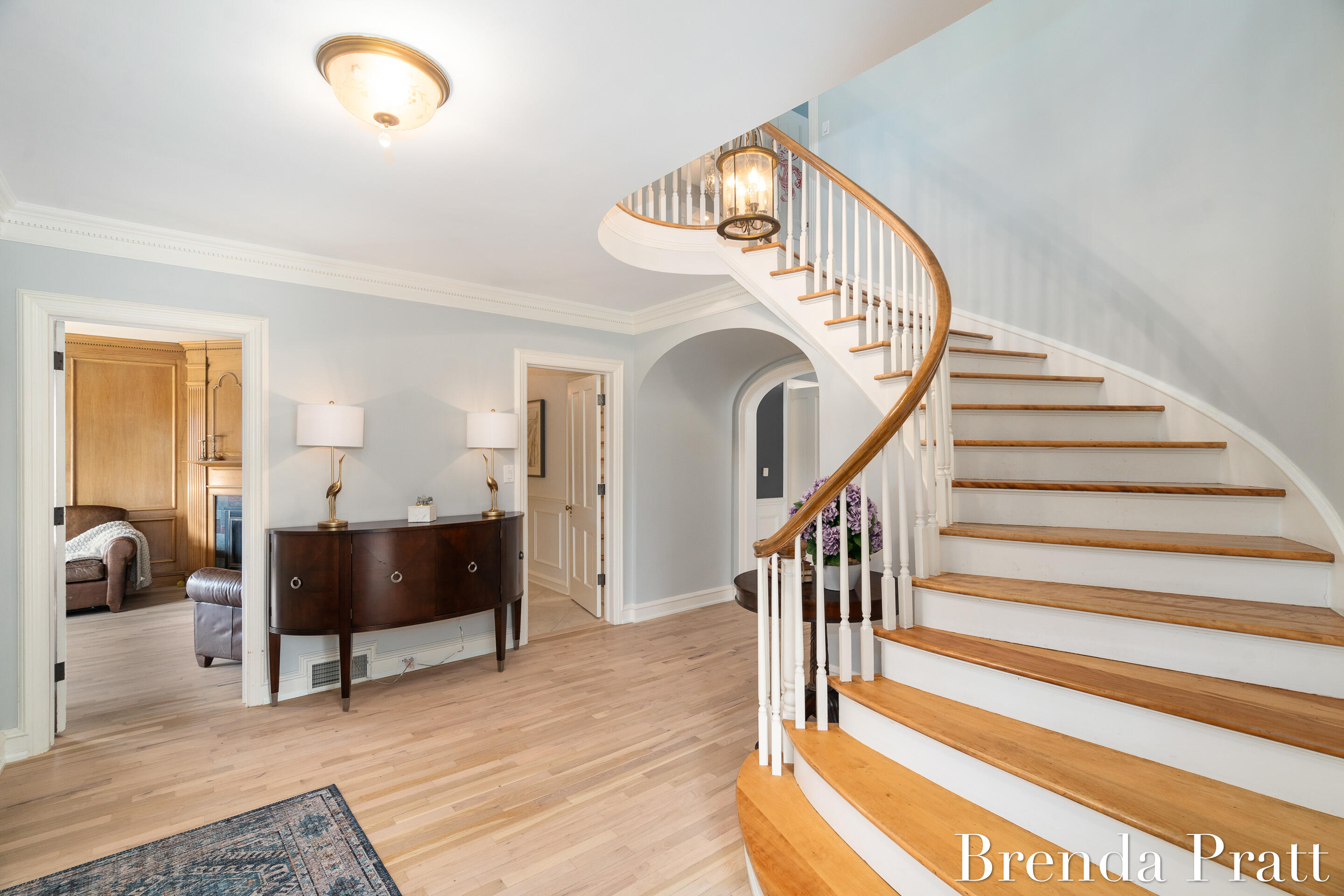 952 Plymouth Avenue SE