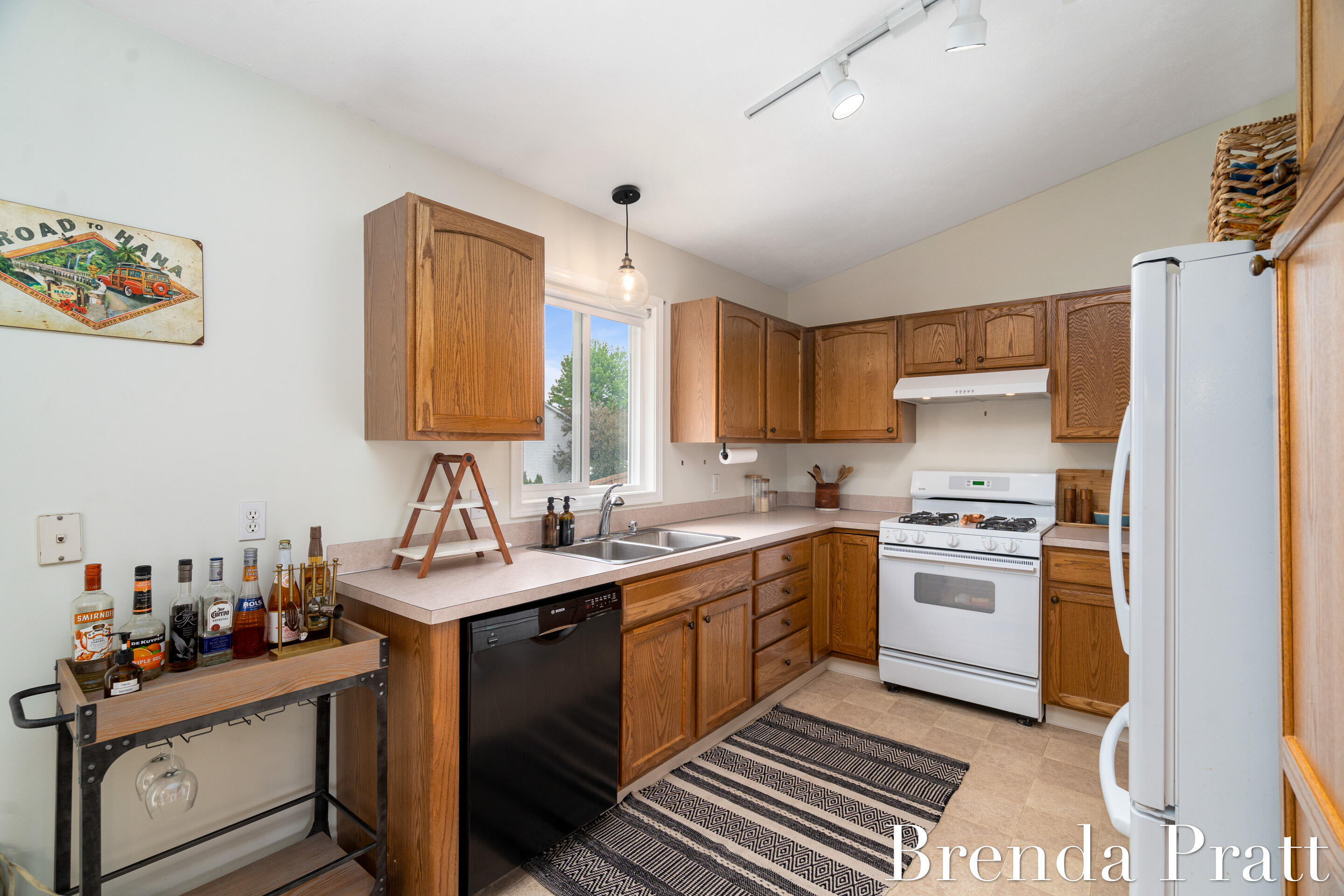 7588 Sunview Drive SE