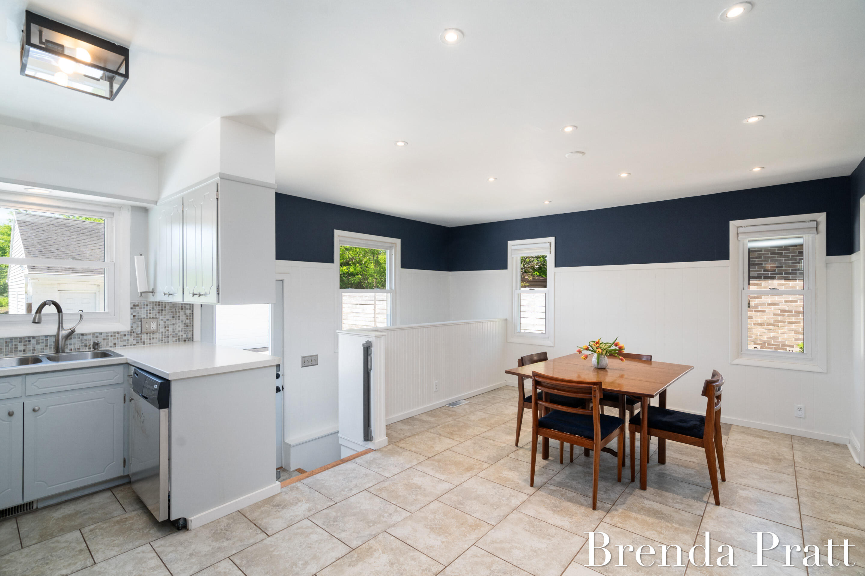 1111 Worcester Drive NE