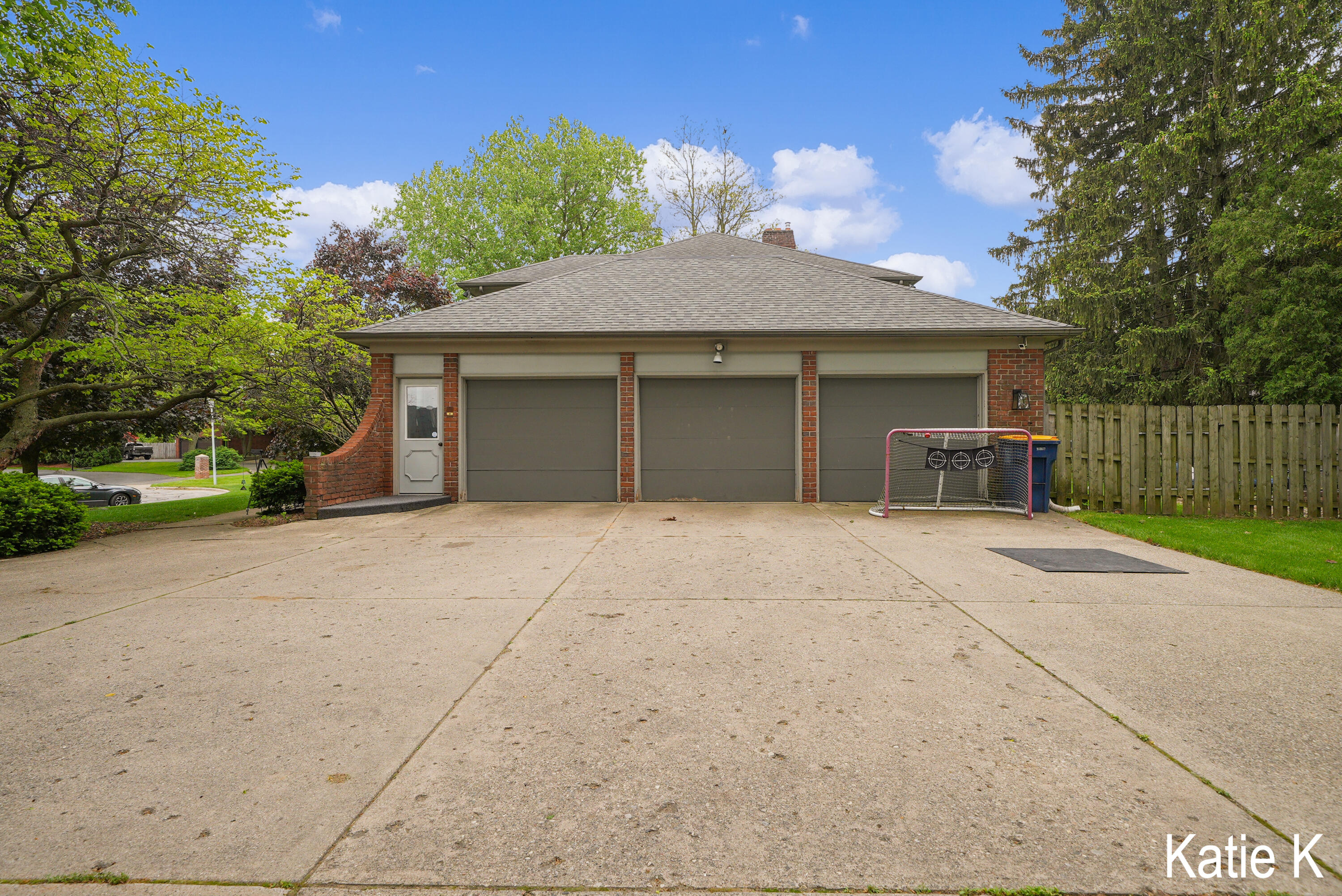 305 Arlington Drive SE