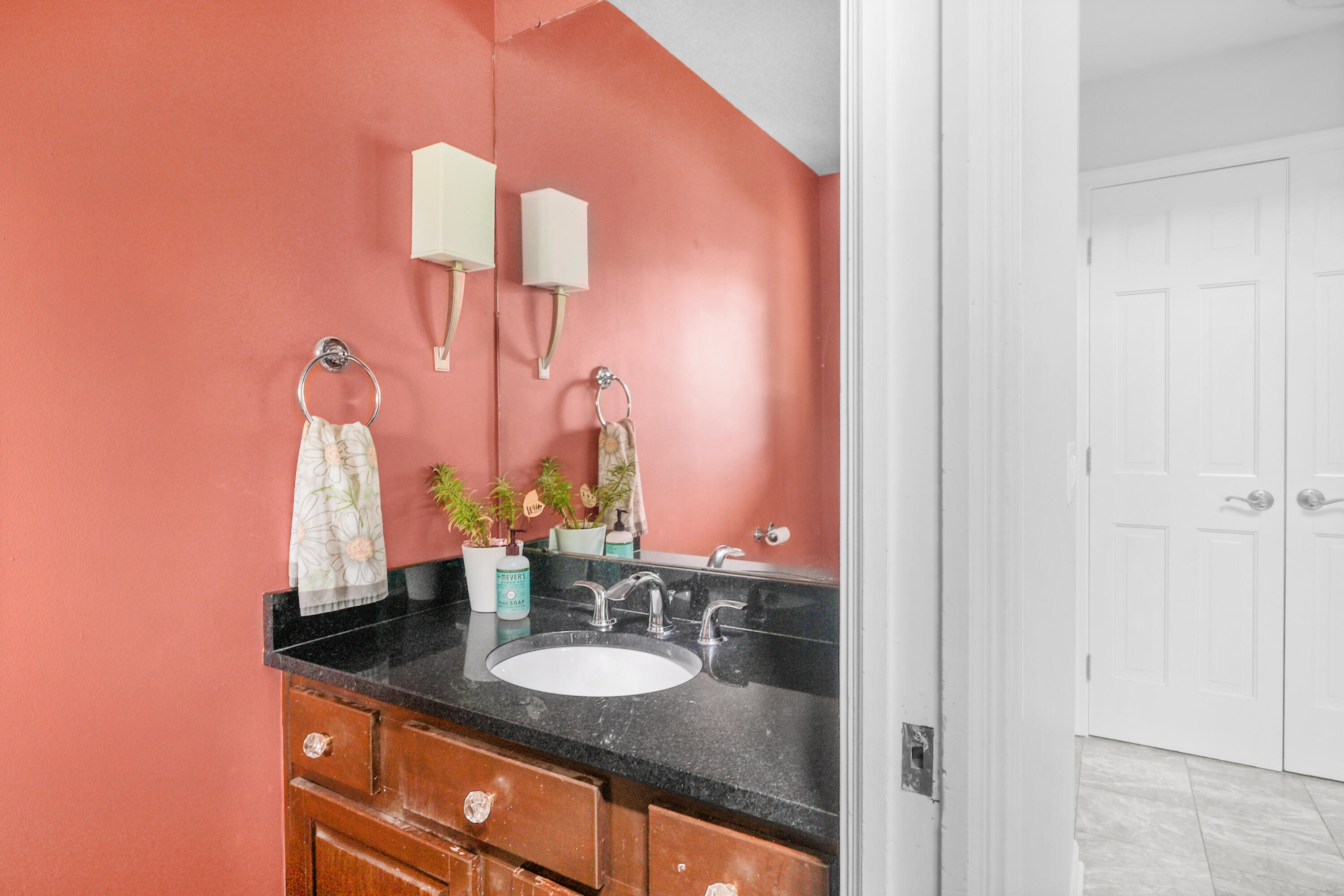 305 Arlington Drive SE