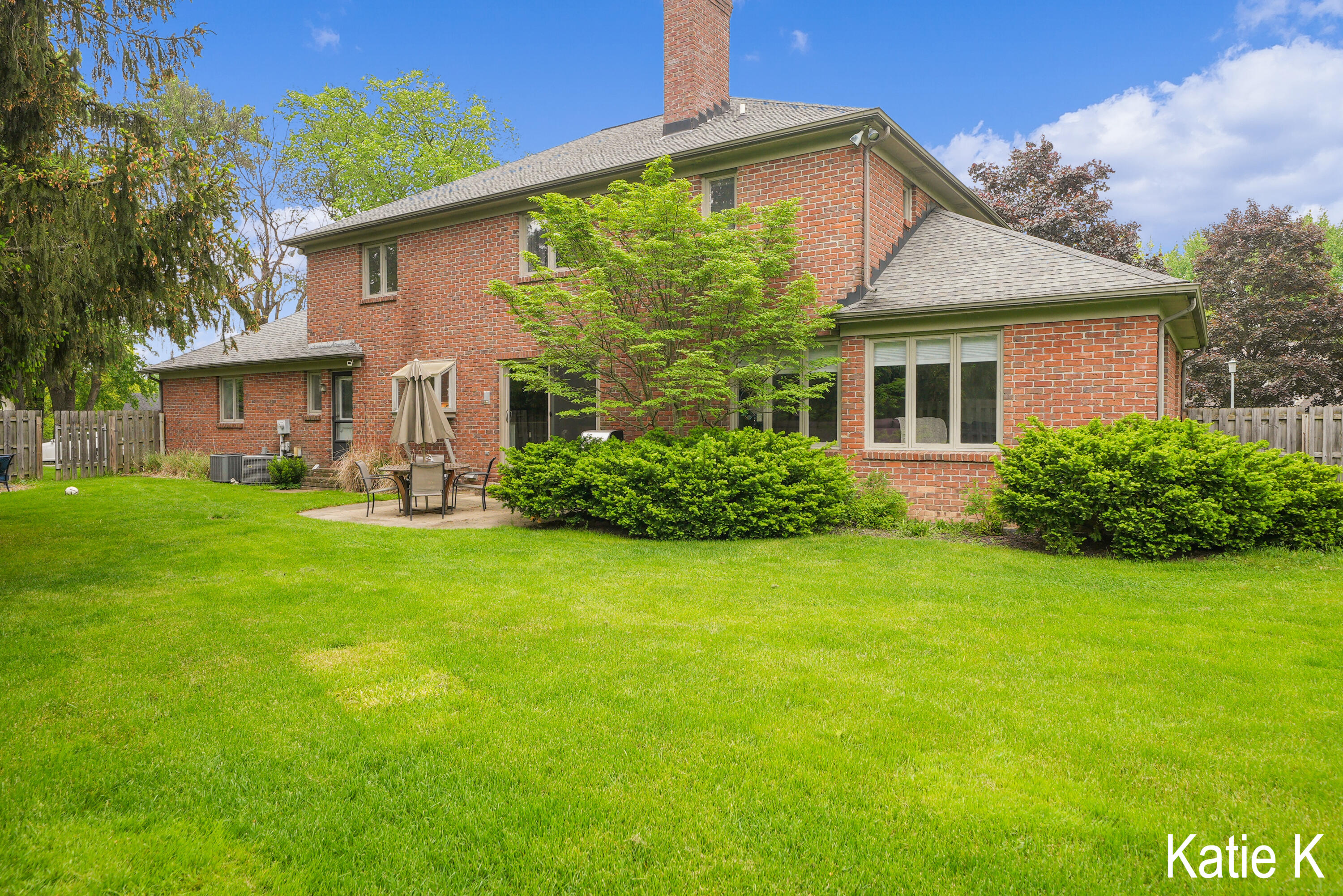 305 Arlington Drive SE