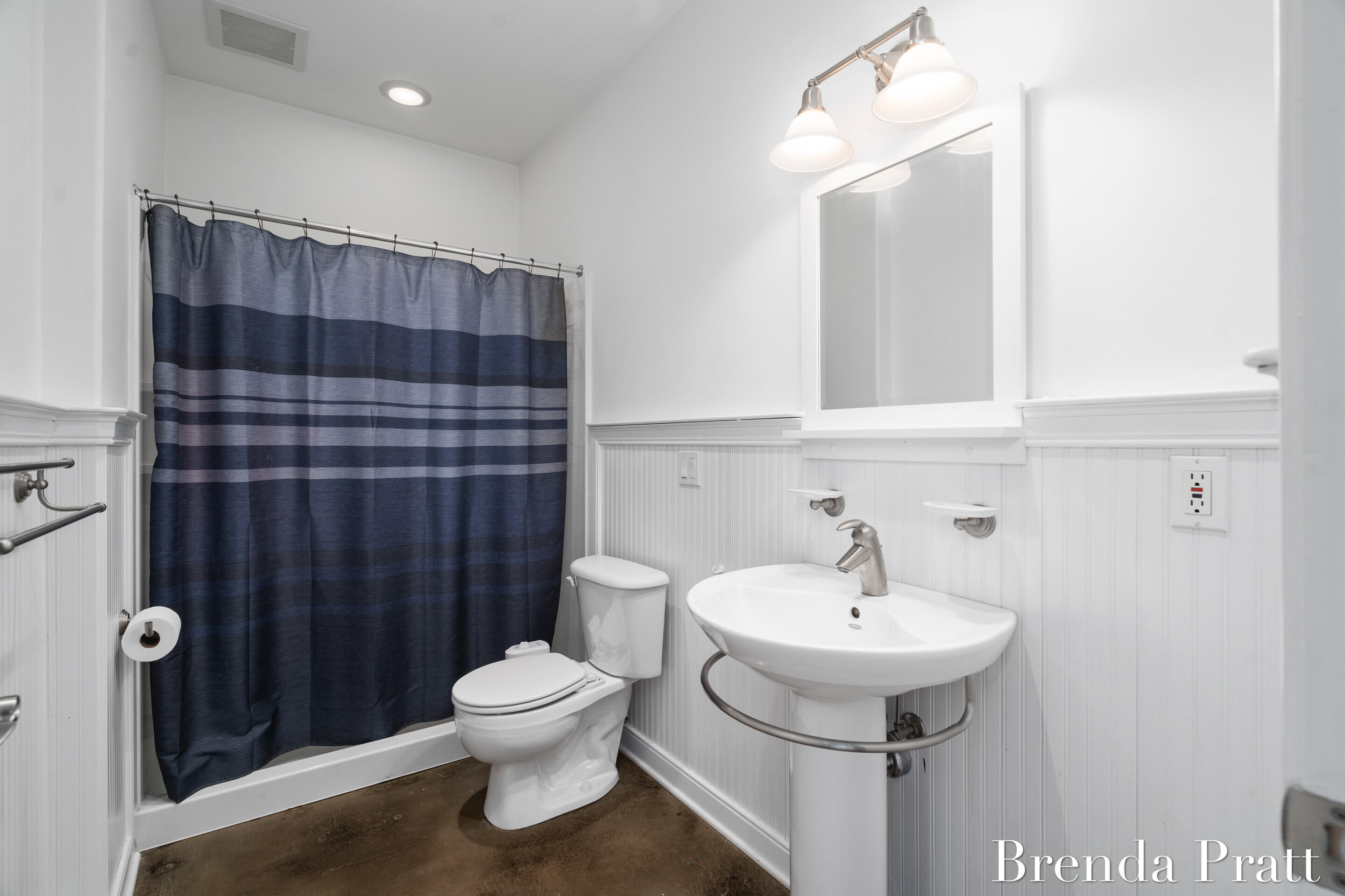 7825 Ashwood Drive SE