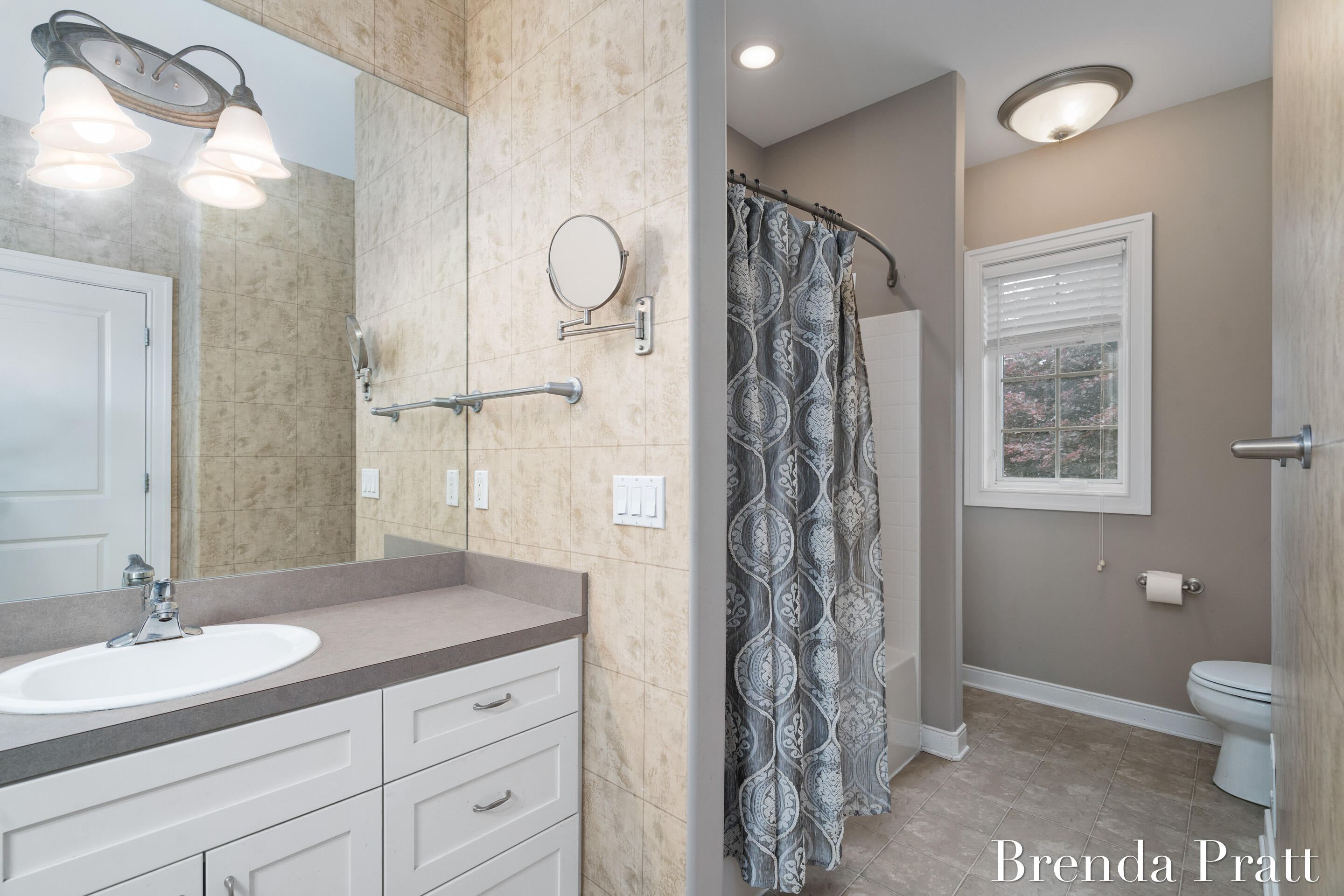 7825 Ashwood Drive SE