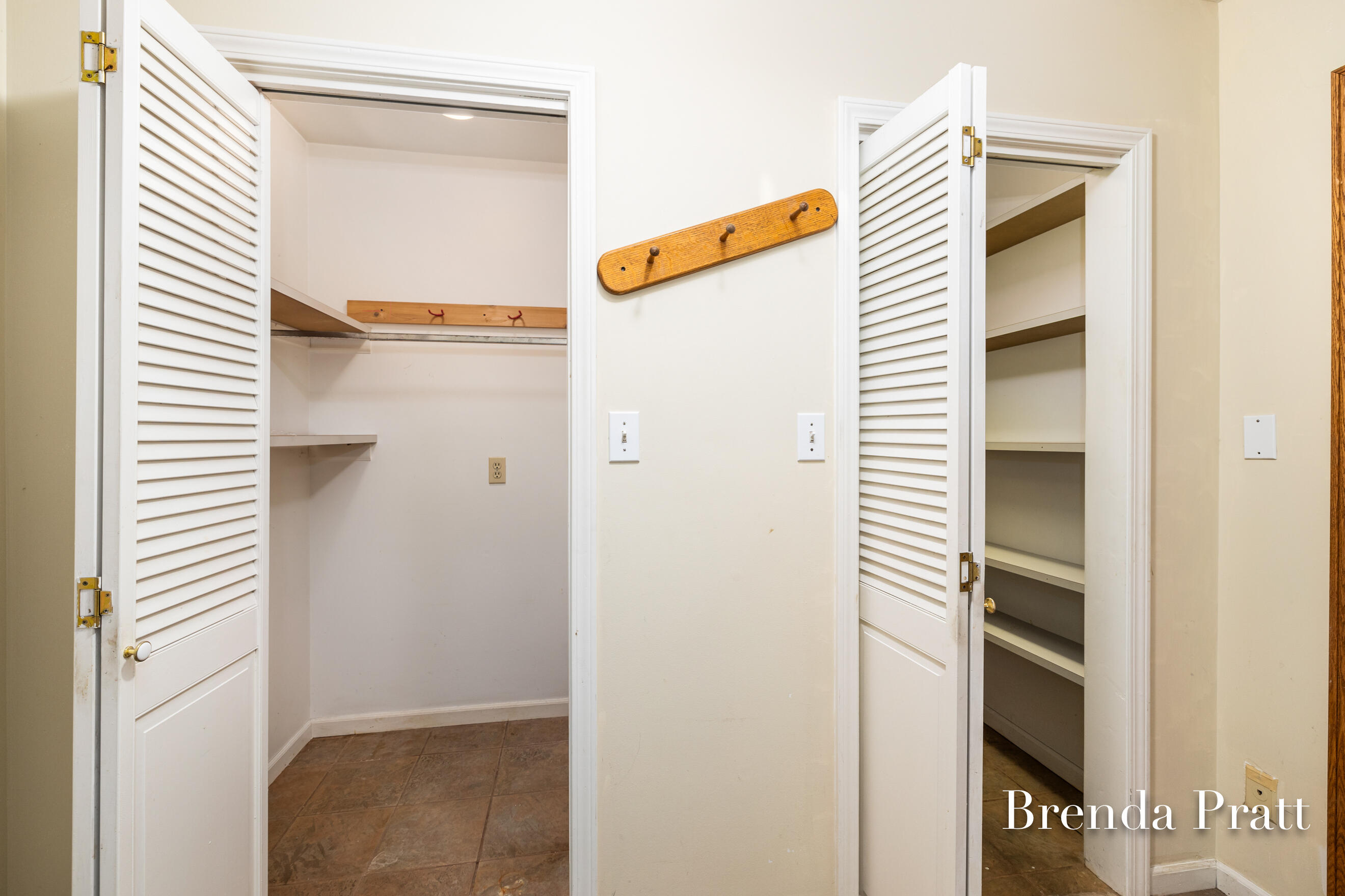 985 N Washington Street