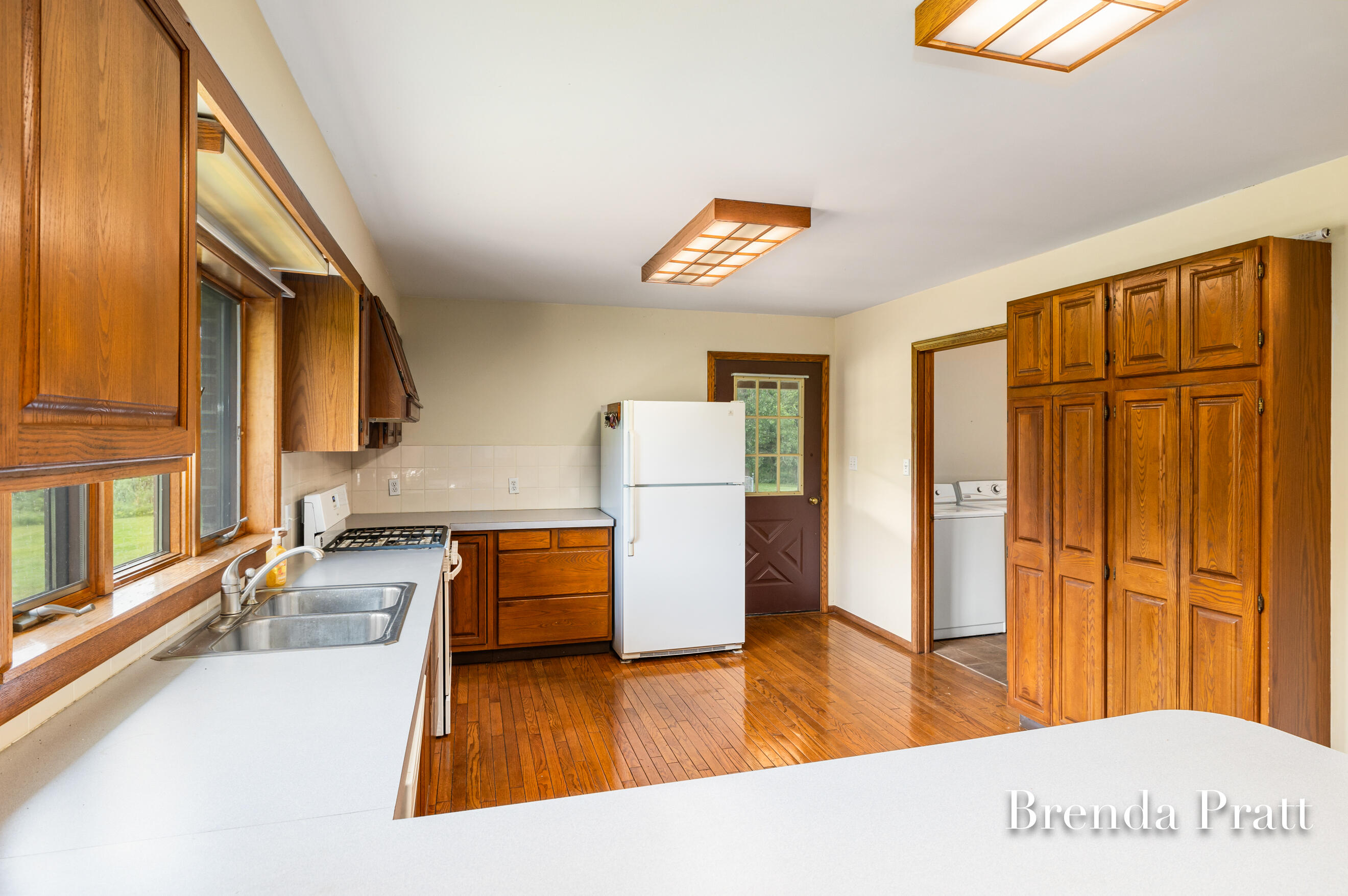 985 N Washington Street