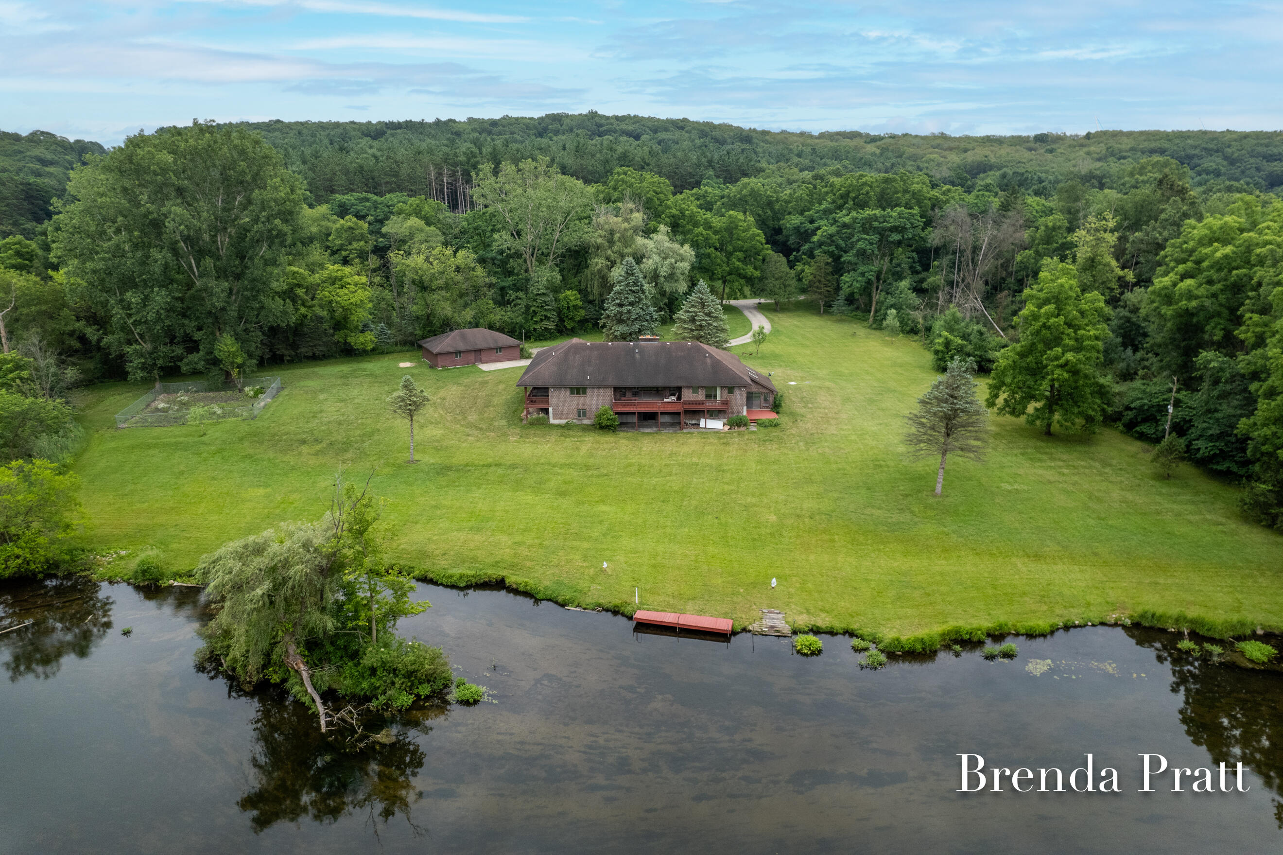 985 N Washington Street