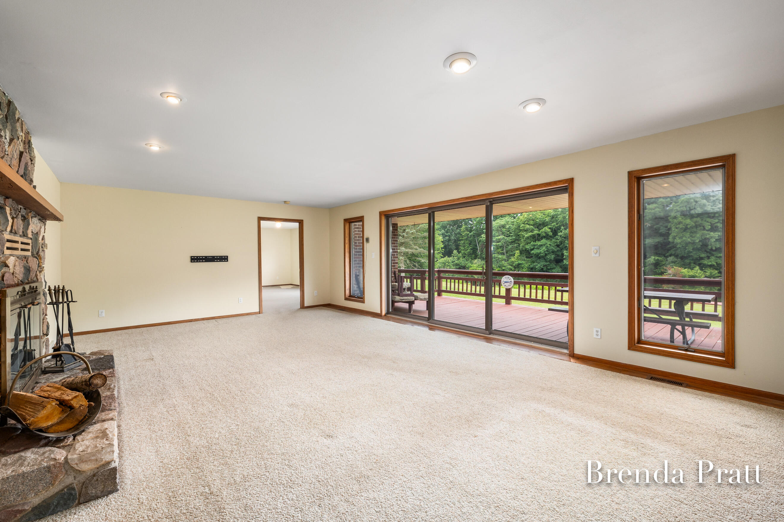 985 N Washington Street