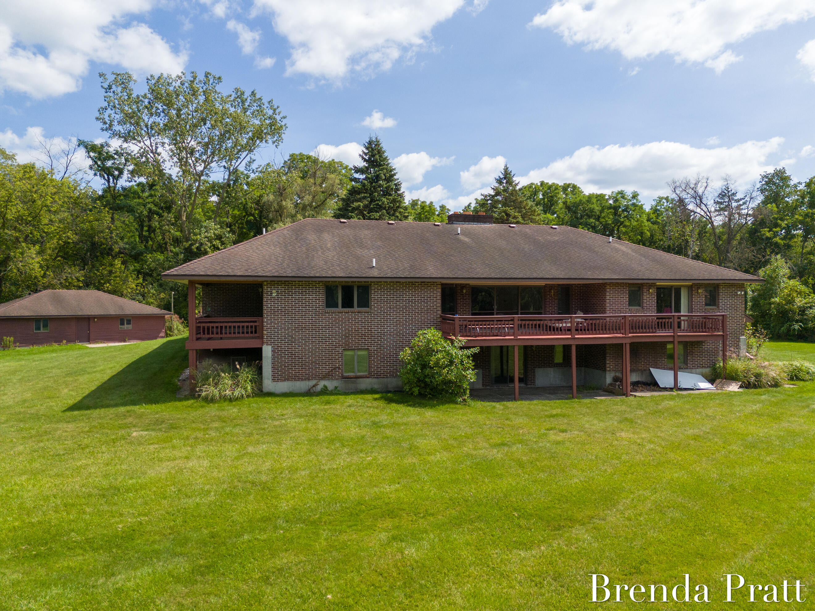 985 N Washington Street