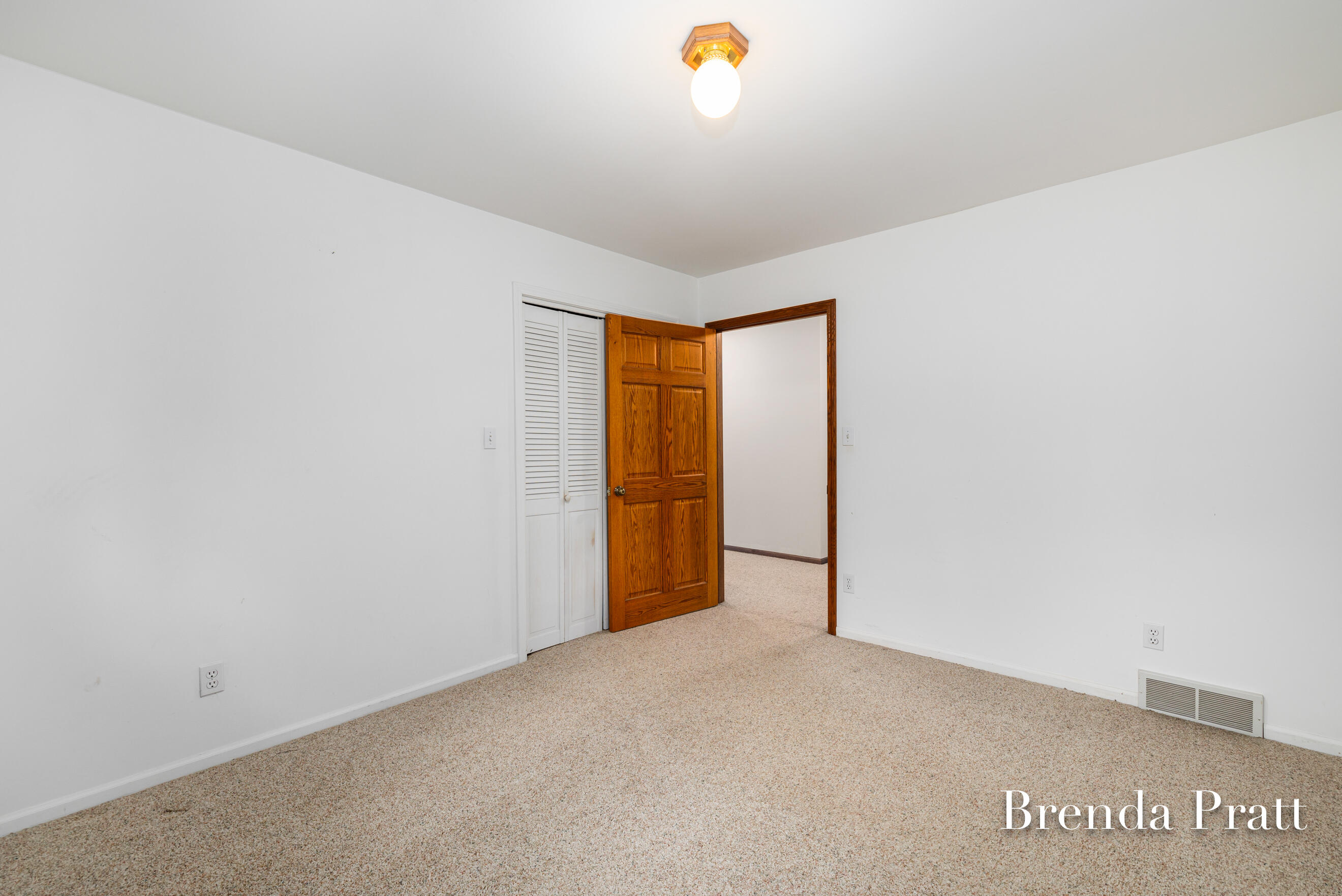 985 N Washington Street