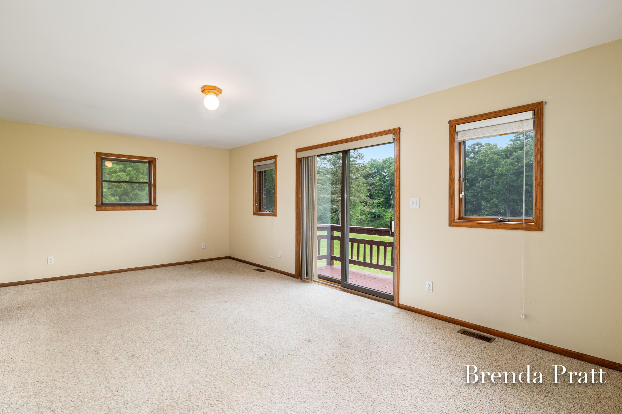 985 N Washington Street