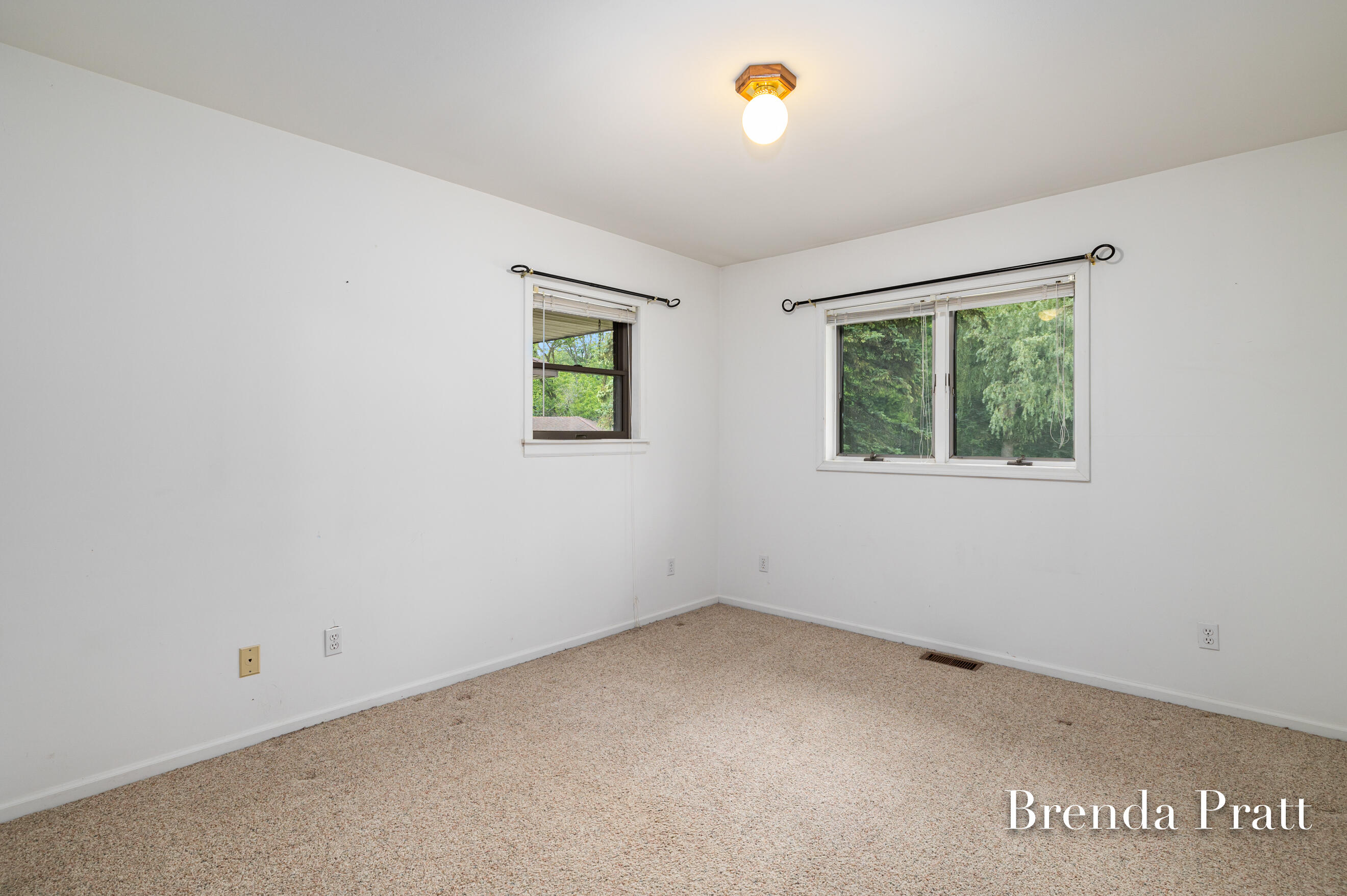 985 N Washington Street