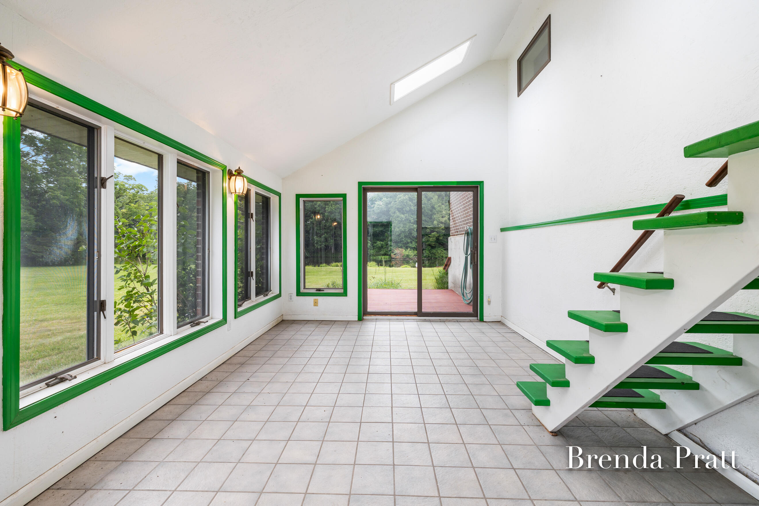 985 N Washington Street