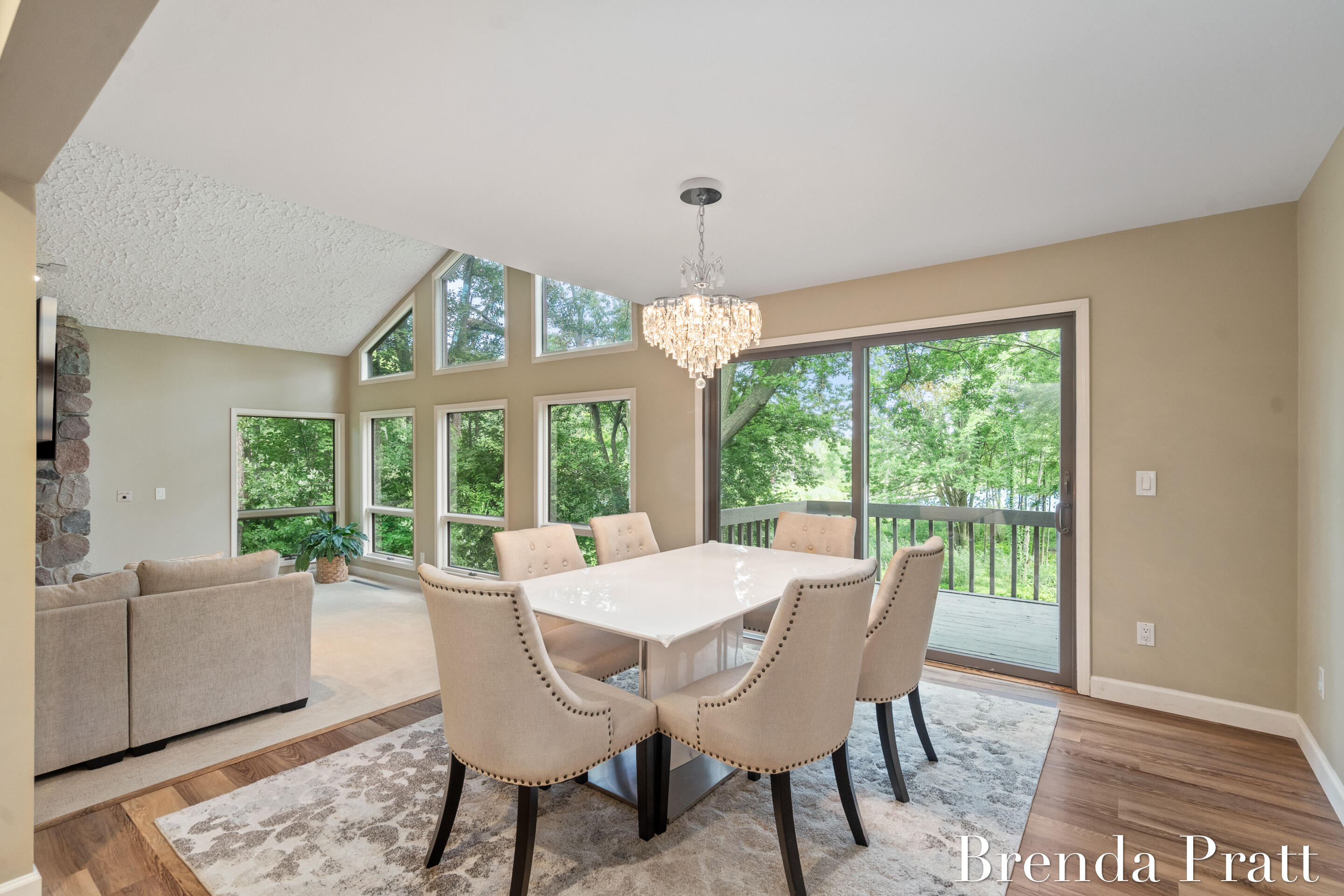 3510 Eastview Drive NE